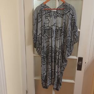 Stylish Black and White Geometric Dress